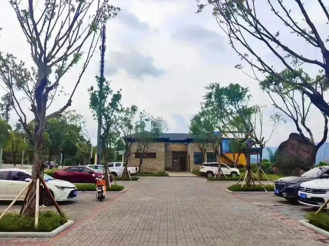 1691111357190835.jpg 640.jpg